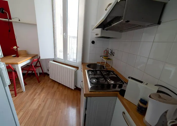 Apartament Hbhall Navigli 21 *